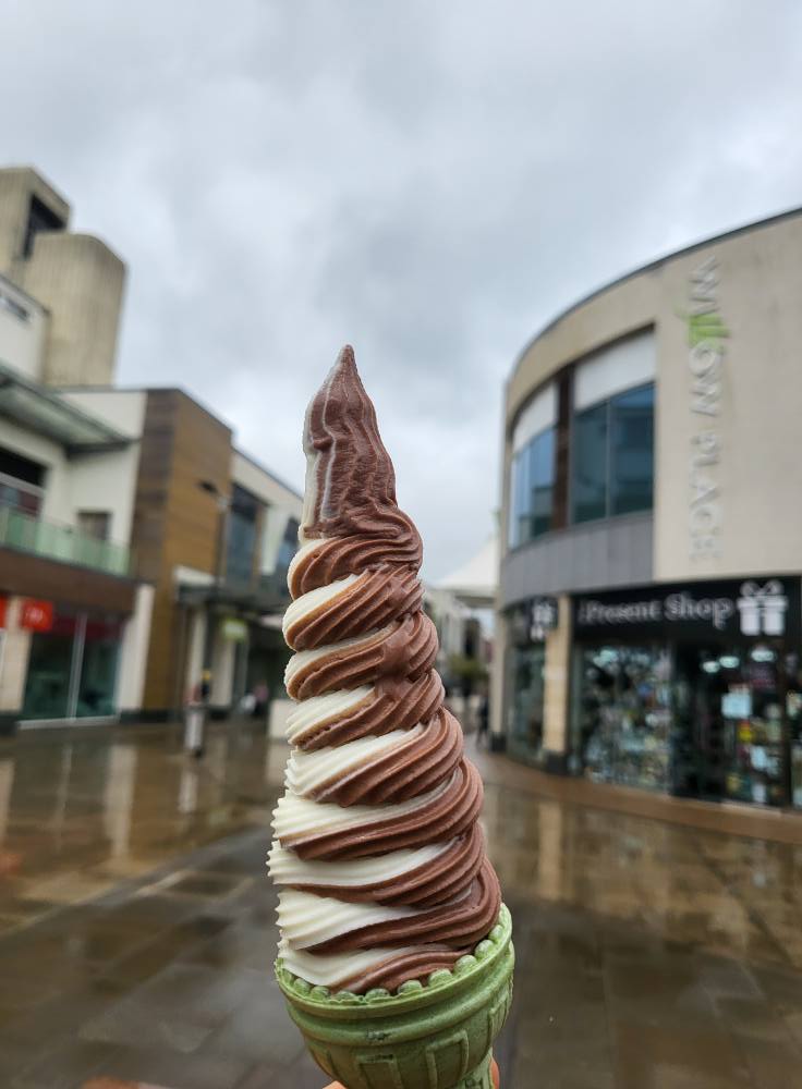 Come rain or shine, enioy a 'twist' ice cream from Artisan Bakery @ Willow Place